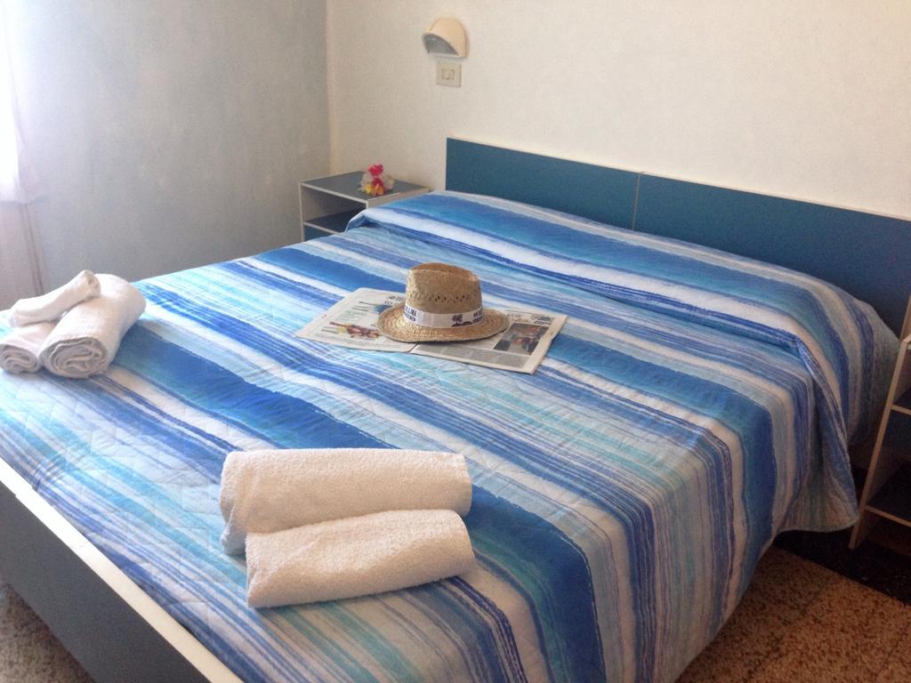 Hotel Flora Cesenatico Esterno foto