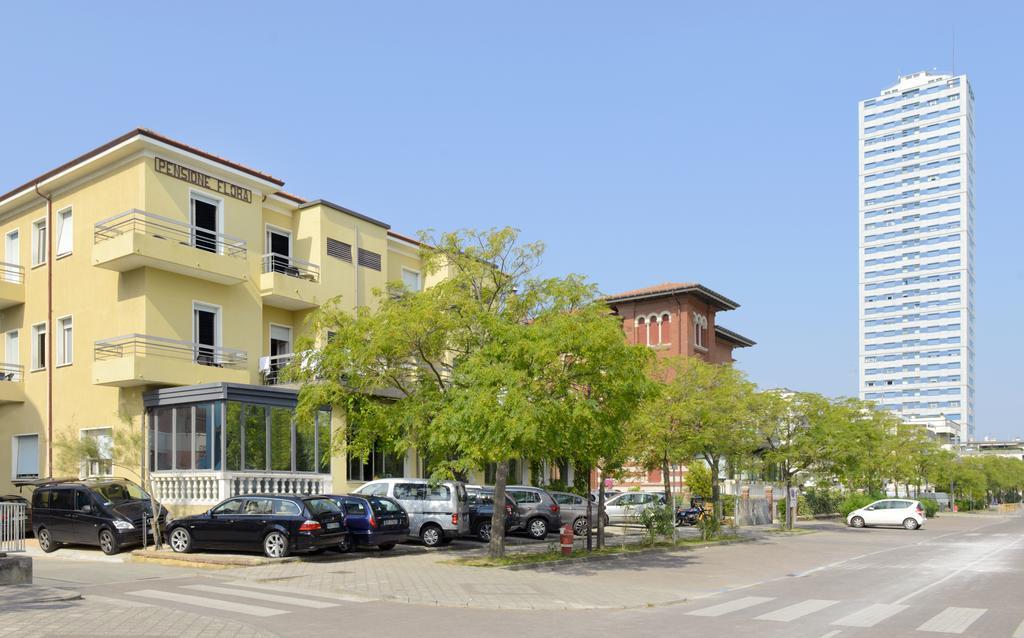 Hotel Flora Cesenatico Esterno foto